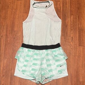 Nike Air Light Green and Black Athletic Set